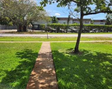 4844 Nw 9th Drive - Photo Thumbnail 20