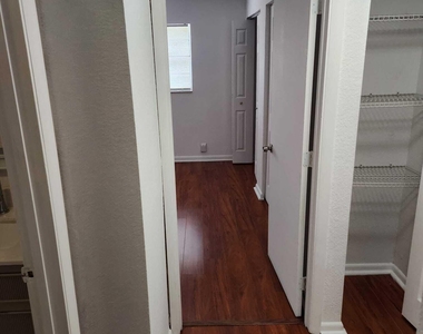 4844 Nw 9th Drive - Photo Thumbnail 12