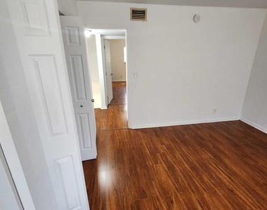 4844 Nw 9th Drive - Photo Thumbnail 14