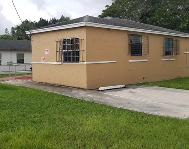 1607 Avenue - Photo Thumbnail 19