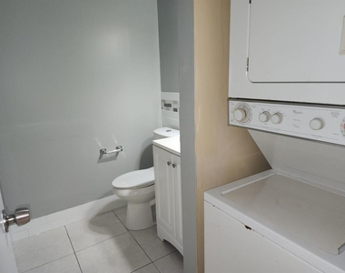 4174 Inverrary Drive - Photo Thumbnail 4