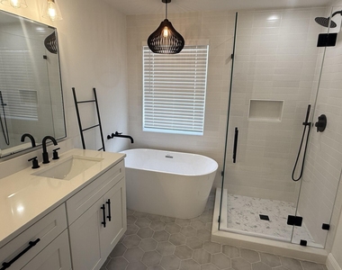 7218 Panache Way - Photo Thumbnail 14
