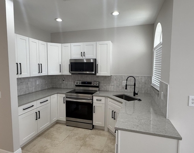 7218 Panache Way - Photo Thumbnail 5