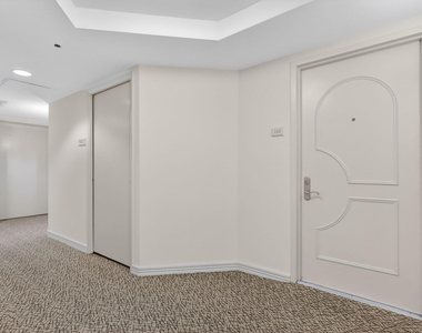 18911 Collins Avenue - Photo Thumbnail 3