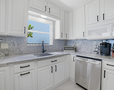 8 Briny Avenue - Photo Thumbnail 5