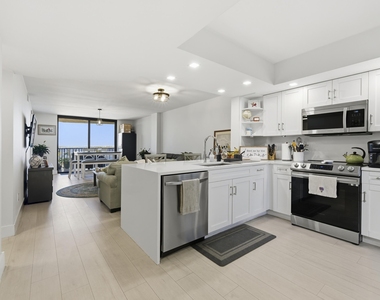 896 N Federal Highway - Photo Thumbnail 5