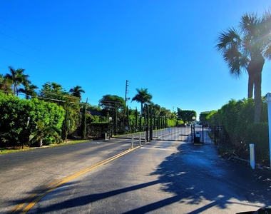 896 N Federal Highway - Photo Thumbnail 23