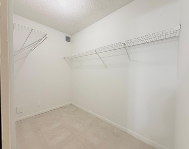 3511 Village Boulevard - Photo Thumbnail 13