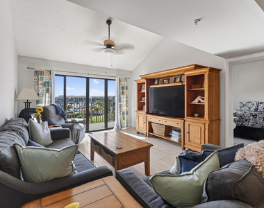 701 Seafarer Circle - Photo Thumbnail 7