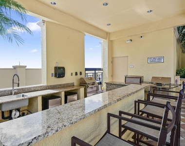 701 S Olive Avenue S - Photo Thumbnail 2