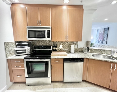 701 S Olive Avenue S - Photo Thumbnail 31