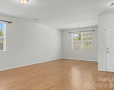 2917 Liddington Road - Photo Thumbnail 4