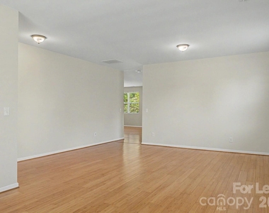 2917 Liddington Road - Photo Thumbnail 5