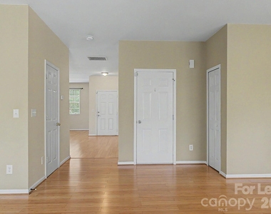 2917 Liddington Road - Photo Thumbnail 6