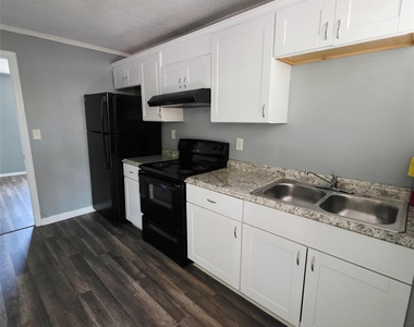 417 S Emerson Street - Photo Thumbnail 3