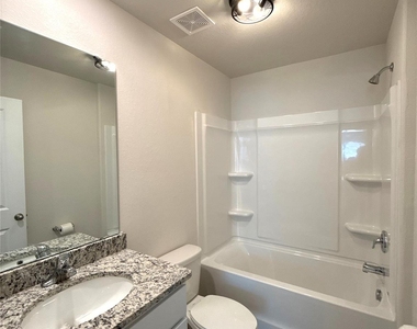 6225 Lowe Lane - Photo Thumbnail 10