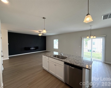 6225 Lowe Lane - Photo Thumbnail 5