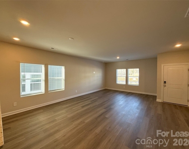 125 Utility Lane - Photo Thumbnail 1