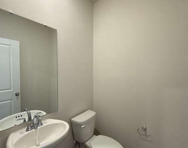 125 Utility Lane - Photo Thumbnail 5