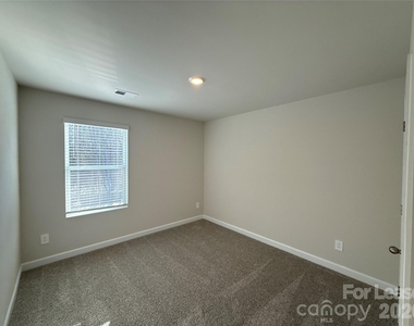 125 Utility Lane - Photo Thumbnail 12