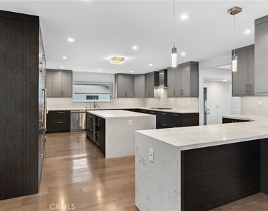 22904 Calvert Street - Photo Thumbnail 21
