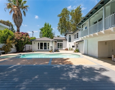 22904 Calvert Street - Photo Thumbnail 58