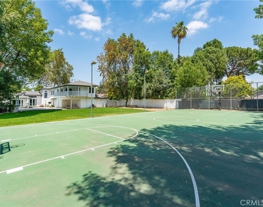 22904 Calvert Street - Photo Thumbnail 56