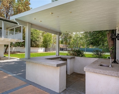22904 Calvert Street - Photo Thumbnail 51