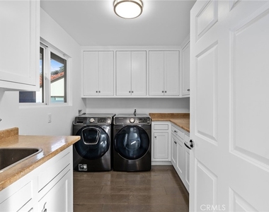 22904 Calvert Street - Photo Thumbnail 45