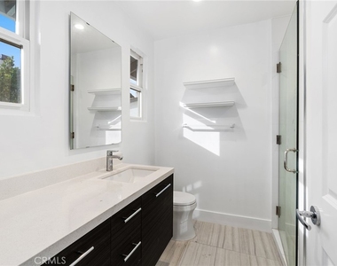 22904 Calvert Street - Photo Thumbnail 37