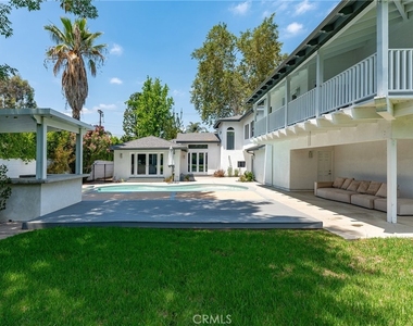 22904 Calvert Street - Photo Thumbnail 47
