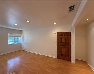 1317 W Alameda Avenue - Photo Thumbnail 5