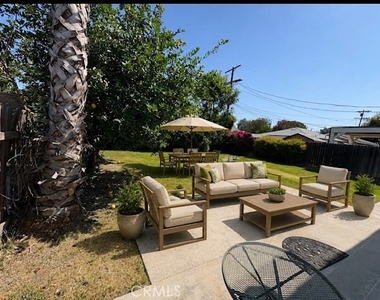 22451 Dolorosa Street - Photo Thumbnail 10