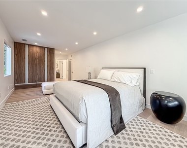 4266 Louise Avenue - Photo Thumbnail 17