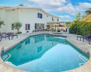 4266 Louise Avenue - Photo Thumbnail 25