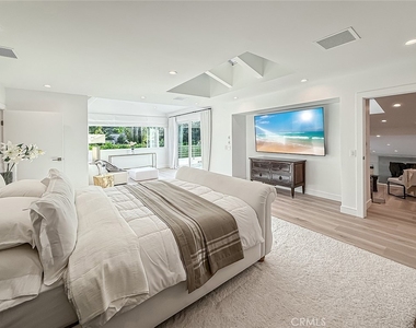 4266 Louise Avenue - Photo Thumbnail 13