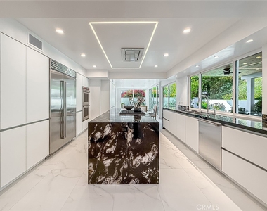4266 Louise Avenue - Photo Thumbnail 10