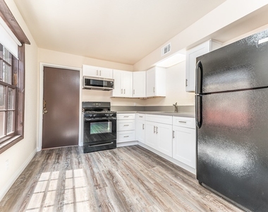 7834 Lilac Lane - Photo Thumbnail 4