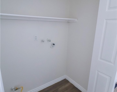 13540 Hubbard - Photo Thumbnail 12