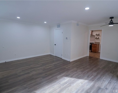 13540 Hubbard - Photo Thumbnail 2