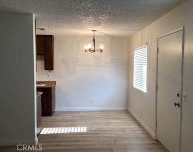5036 W L-8 Avenue - Photo Thumbnail 3