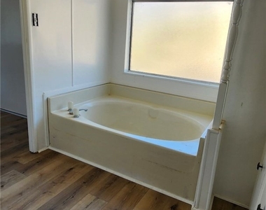 216 Kearns - Photo Thumbnail 10