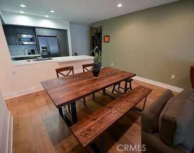7133 Hawthorn Avenue - Photo Thumbnail 6