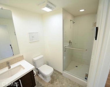 7133 Hawthorn Avenue - Photo Thumbnail 7