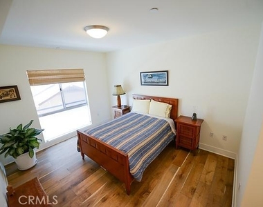 7133 Hawthorn Avenue - Photo Thumbnail 11