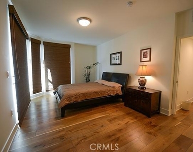 7133 Hawthorn Avenue - Photo Thumbnail 8