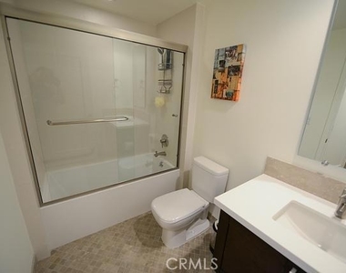 7133 Hawthorn Avenue - Photo Thumbnail 13