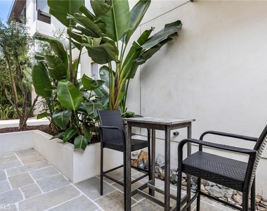 726 Loma Drive - Photo Thumbnail 37