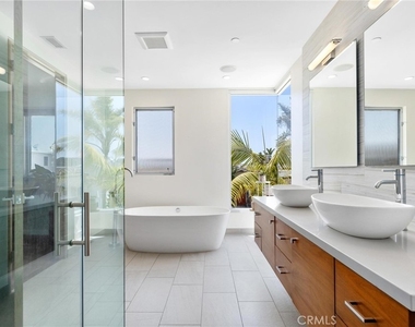 726 Loma Drive - Photo Thumbnail 30