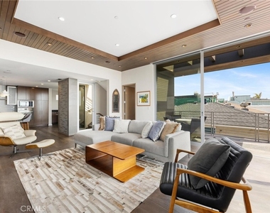 726 Loma Drive - Photo Thumbnail 5